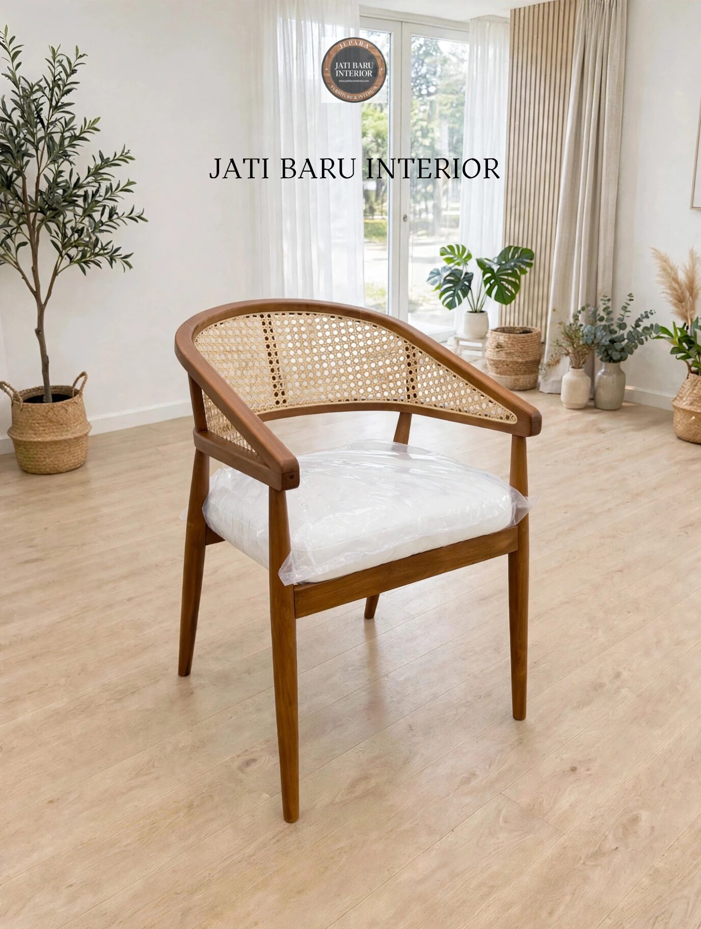 Kursi Rotan Kerang Jumbo - Desain Elegan, Tahan Cuaca, Bantal Nyaman